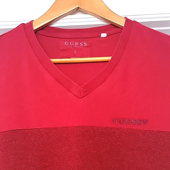 Guess Men's T- Shirt - Picture 3 of 5